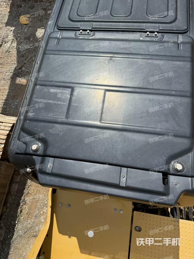 駕駛室頂部（整機(jī)外觀）