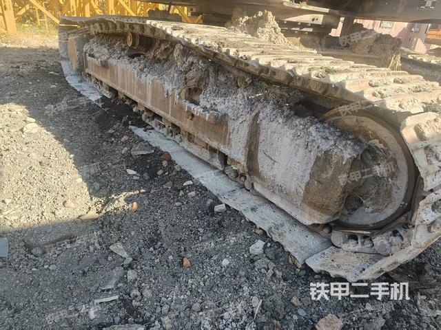 單側(cè)履帶整體（整機(jī)外觀）