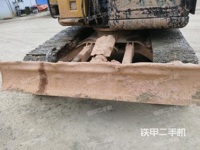 转盘和下车架正前（工作和回转装置）