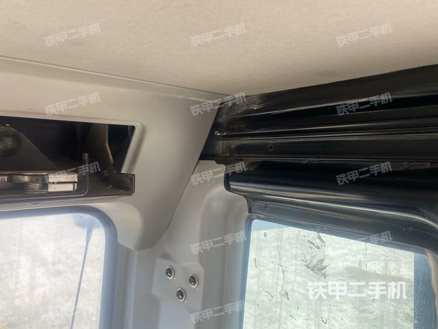 驾驶室顶部（整机外观）