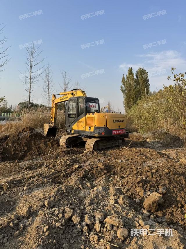 驾驶室顶部（整机外观）