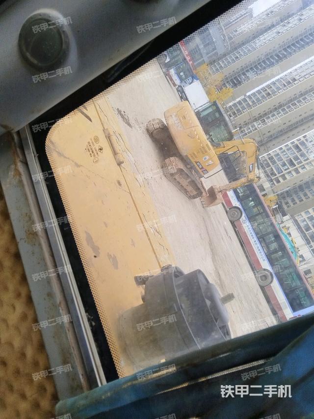 后窗玻璃角标（驾驶室部分）