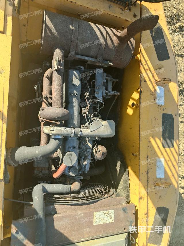 發(fā)動(dòng)機(jī)室（上車部件）