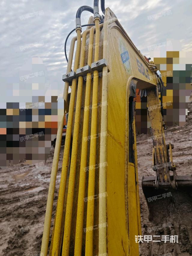 大臂背部俯视（工作和回转装置）