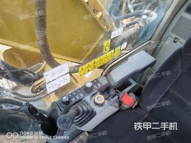 后窗玻璃角标（驾驶室部分）