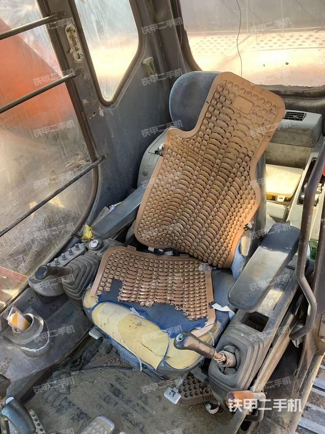 驾驶室整体（整机外观）