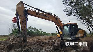 現(xiàn)代R215-9挖掘機