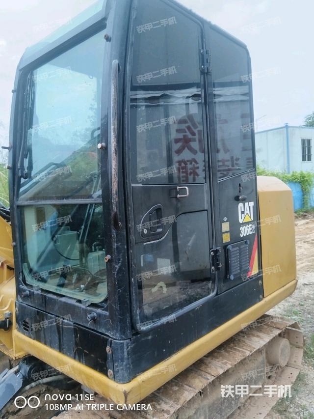  驾驶室正侧（驾驶室部分）