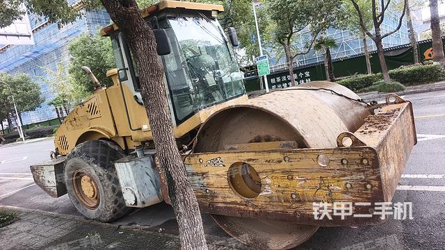 整機(jī)右側(cè)（設(shè)備外觀(guān)及核心部件）