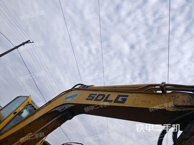 大臂整体 右侧（工作和回转装置）