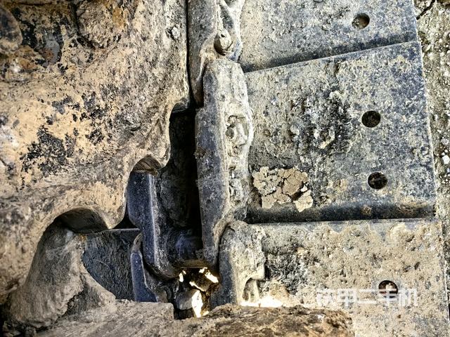 右驱动轮（行走机构）