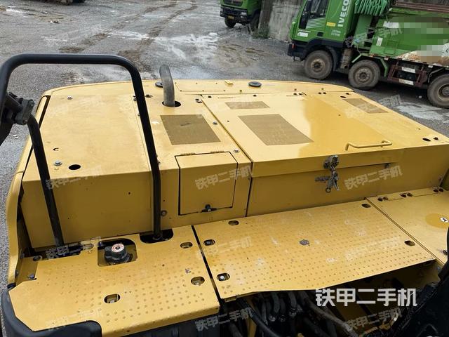 駕駛室整體（整機(jī)外觀）