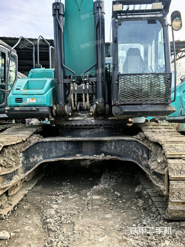 转盘和下车架正前（工作和回转装置）