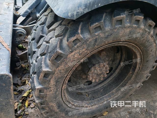 左驱动轮（行走机构）