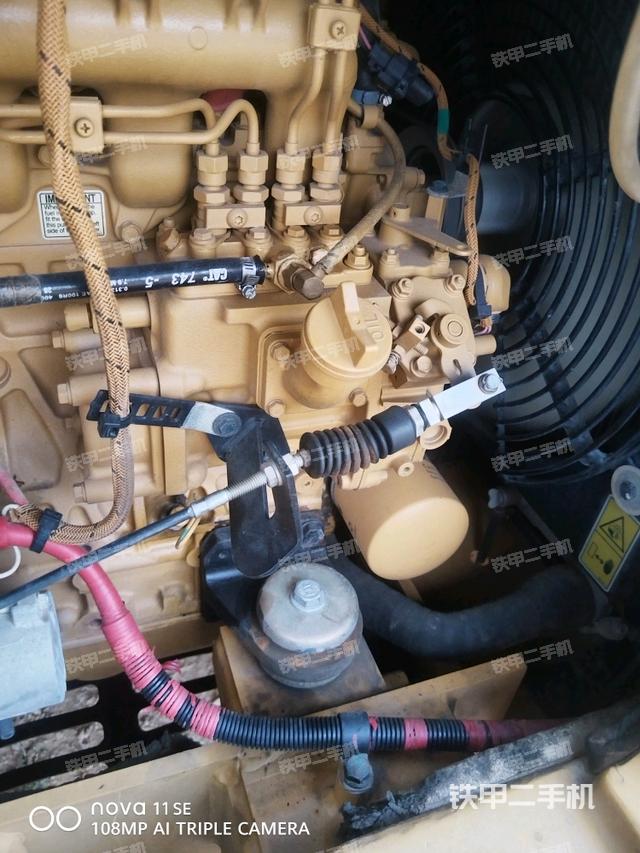 发动机室（上车部件）