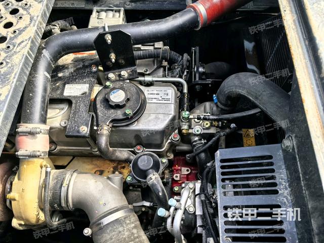 发动机室（上车部件）