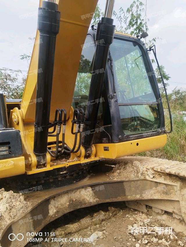 大臂根部 斜视（工作和回转装置）