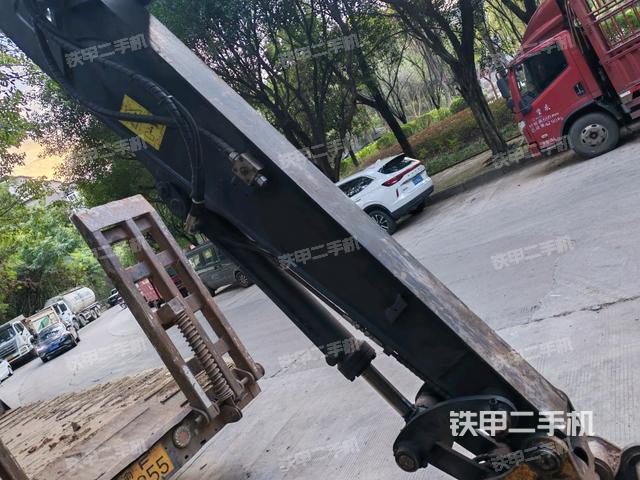 小臂整体右前（工作和回转装置）