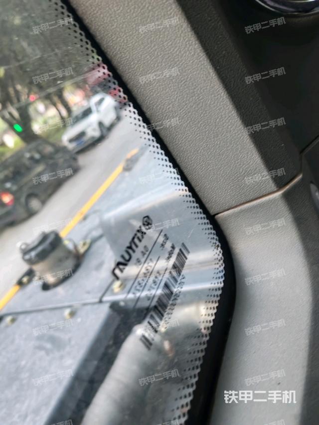 后窗玻璃角标（驾驶室部分）