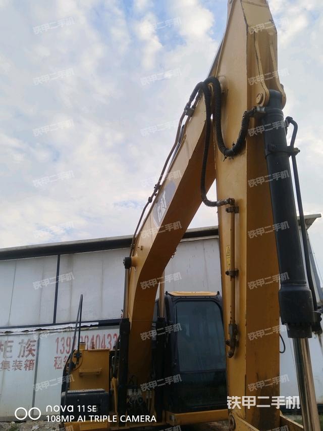 小臂整体左后（工作和回转装置）