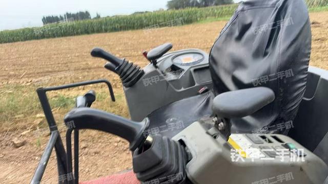 驾驶室整体（整机外观）