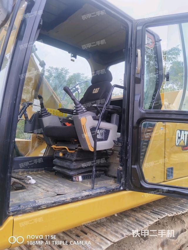 座椅右侧控制台/钥匙门/油门/含右手柄（驾驶室部分）