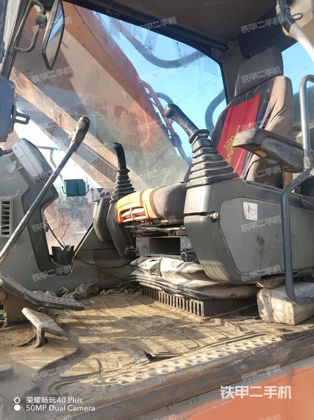 駕駛室整體（整機(jī)外觀）