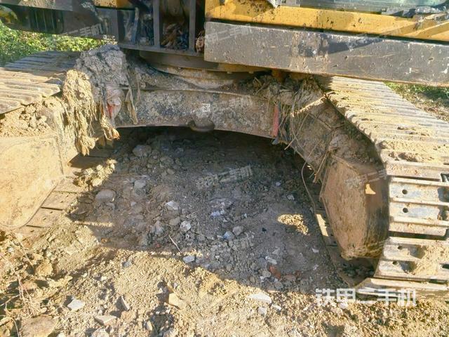 转盘和下车架正前（工作和回转装置）