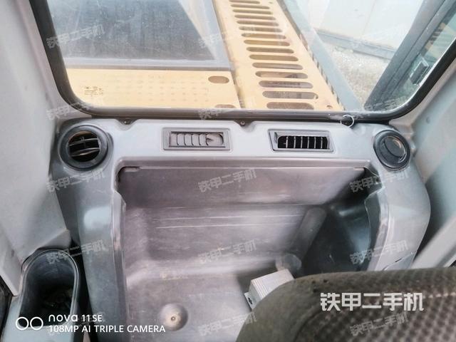 座椅左侧控制台/音响/含左手柄（驾驶室部分）