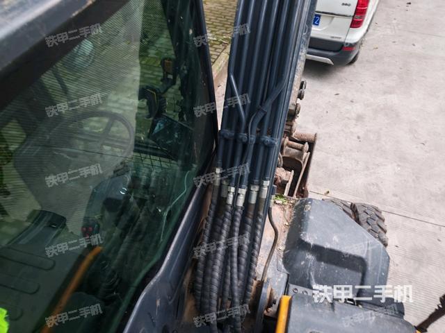 大臂背部俯视（工作和回转装置）