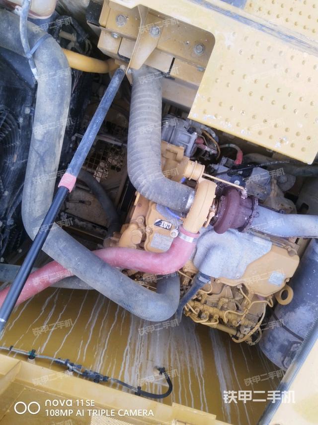 发动机室（上车部件）