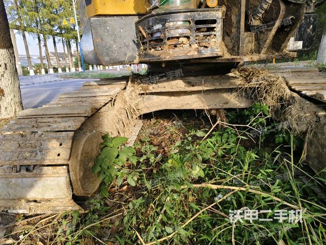 轉(zhuǎn)盤和下車架正前（工作和回轉(zhuǎn)裝置）