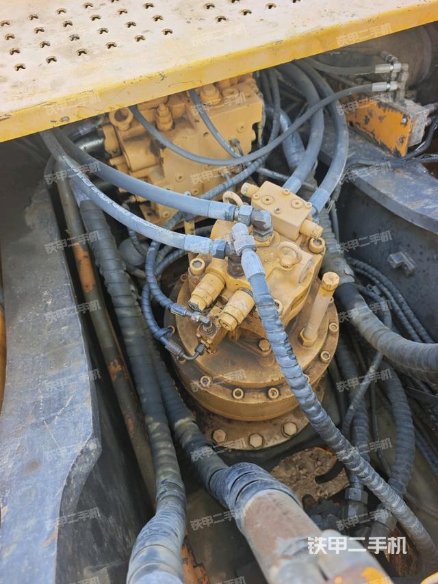 回轉(zhuǎn)馬達和主控閥（整機外觀）