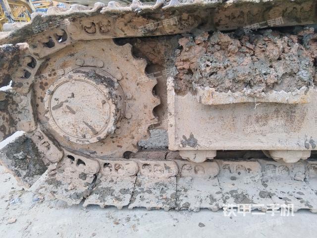 右驱动轮（行走机构）