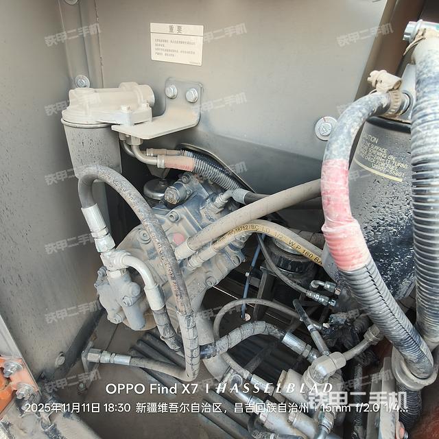 回转马达和主控阀（整机外观）