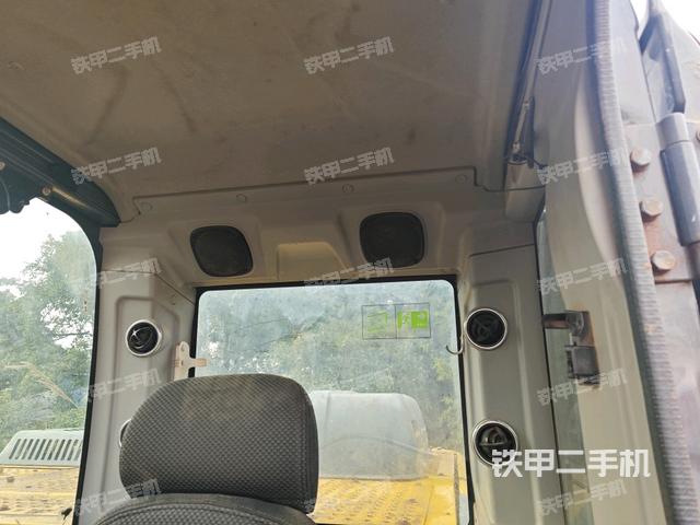 座椅后部（驾驶室部分）