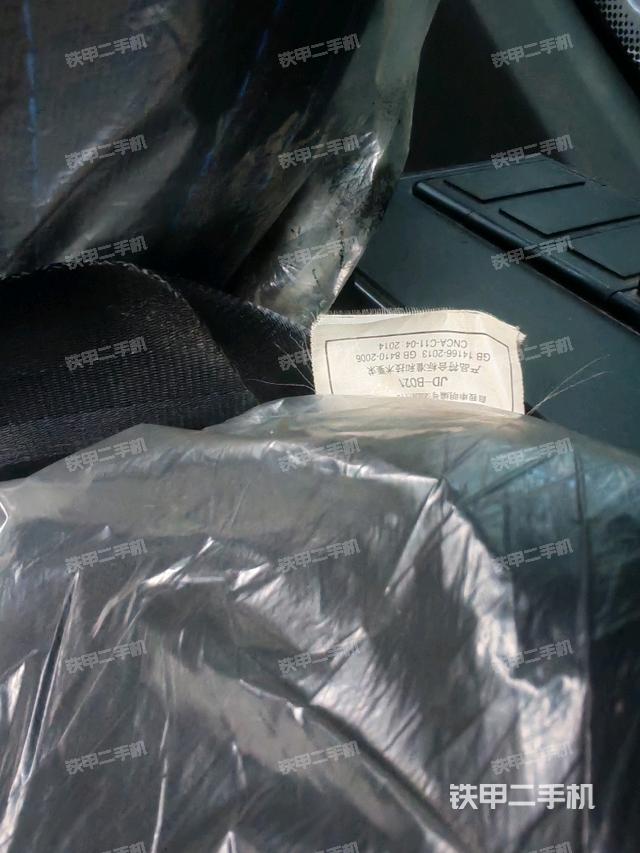 右侧玻璃角标（驾驶室部分）