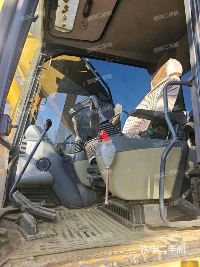 驾驶室整体（整机外观）