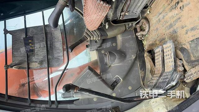 驾驶室整体（整机外观）