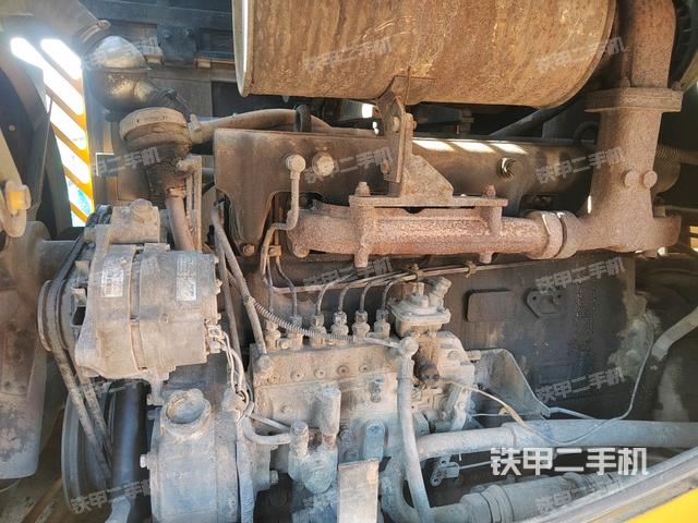 发动机左侧（整机外观及大件）