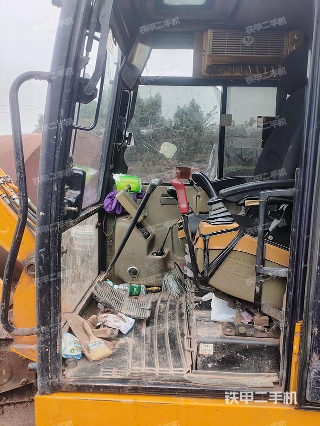 駕駛室整體（整機(jī)外觀）