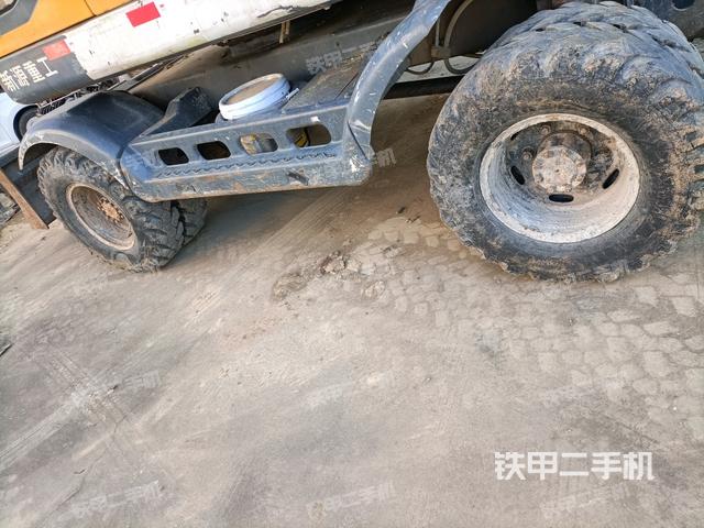 單側(cè)履帶整體（整機(jī)外觀）