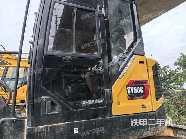  驾驶室正侧（驾驶室部分）