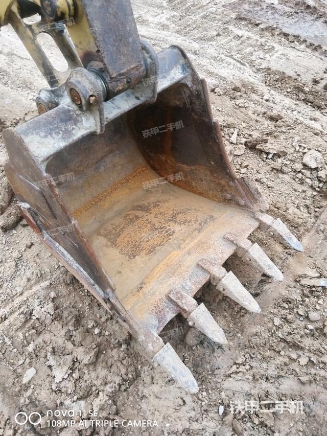 右侧行走马达盖板（行走机构）