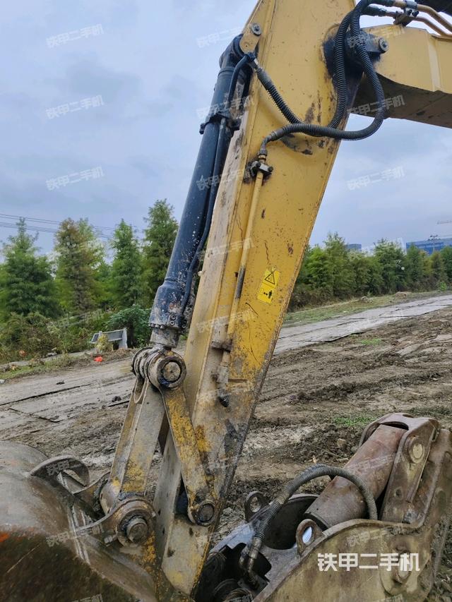 小臂整体左后（工作和回转装置）