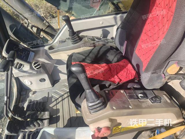 駕駛室整體（整機(jī)外觀）