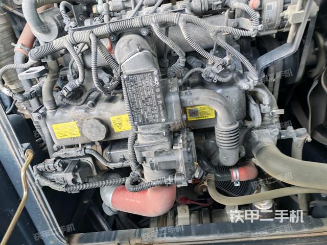 发动机室（上车部件）