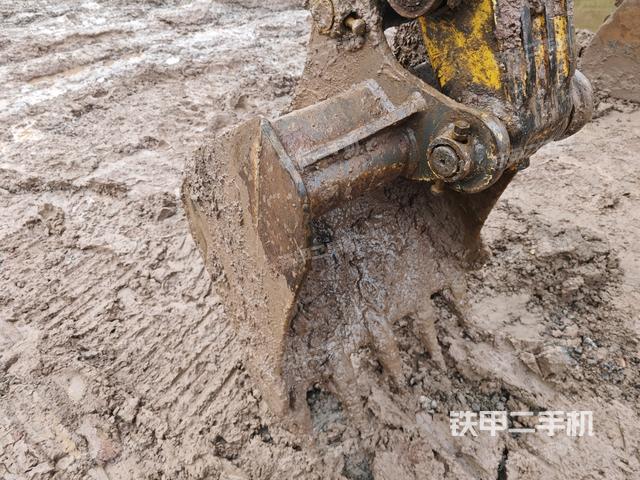 铲斗右后整体（工作和回转装置）