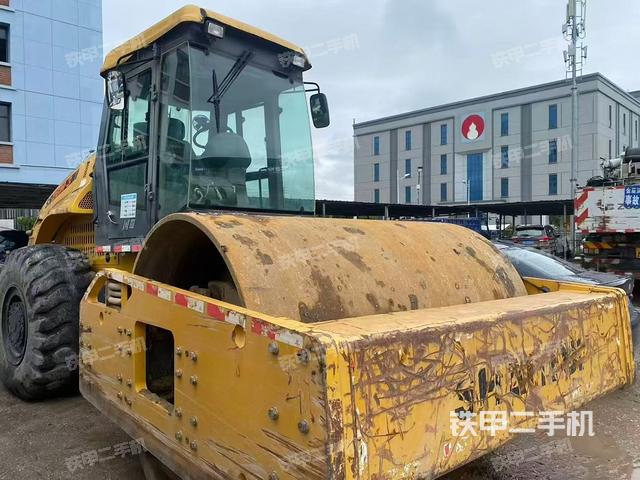 整机左侧（设备外观及核心部件）