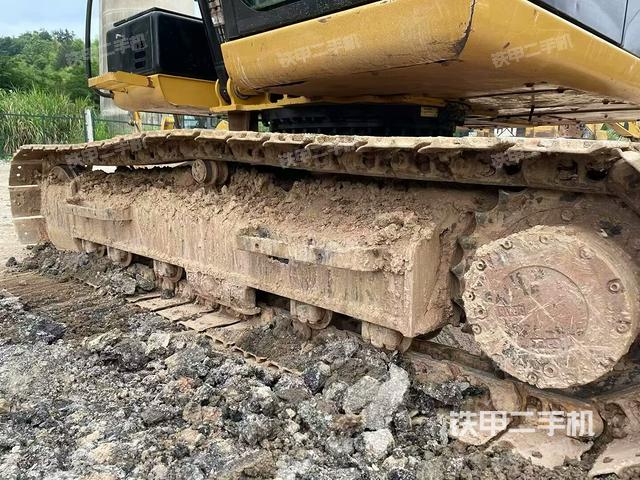 單側(cè)履帶整體（整機(jī)外觀）